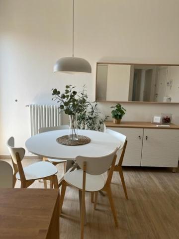 Puccini Apartment Modena Bagian luar foto